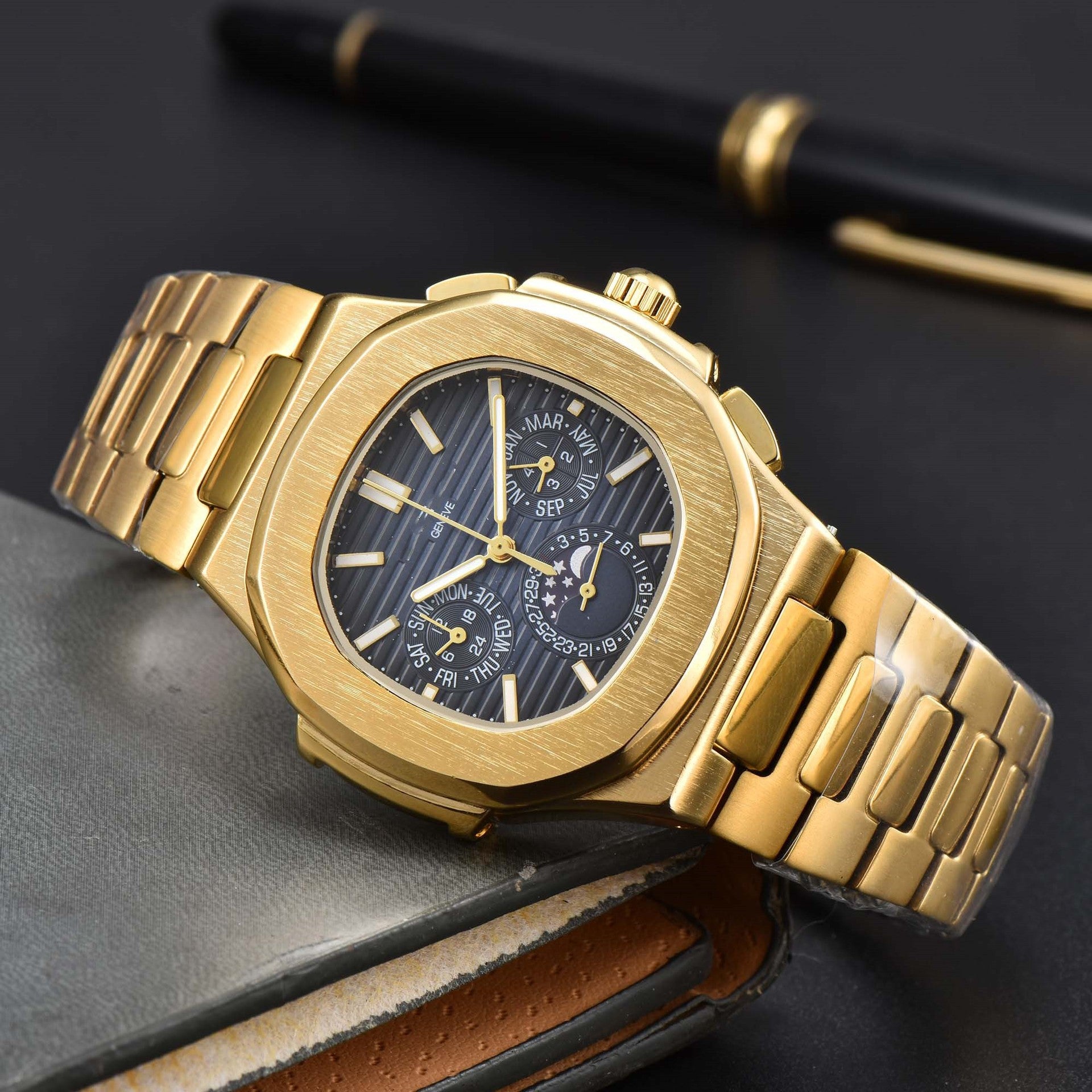 Fashionable Six-Prong Steel-Strap Business-Style Nautilus Mens Watch