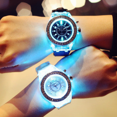 ساعات كوارتز مضيئة LED جنيف نسائية بسوار سيليكون